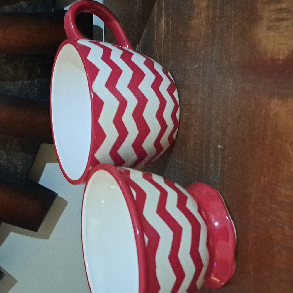 Certified International Red and White Chevron Mugs Set Of 4 - Picture 2 of 8